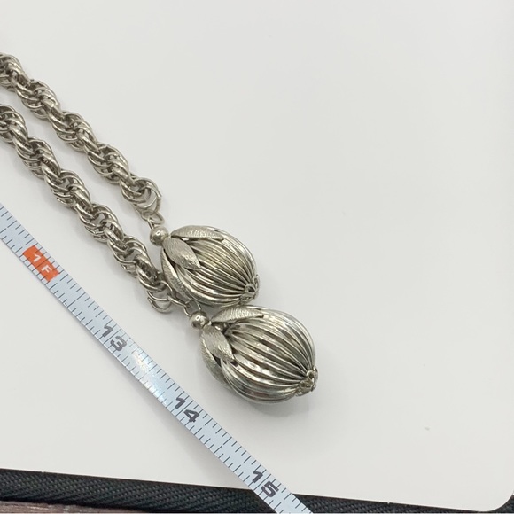 Vintage silver tone lariat statement necklace with kumquat pendants chunky chain - Picture 5 of 10